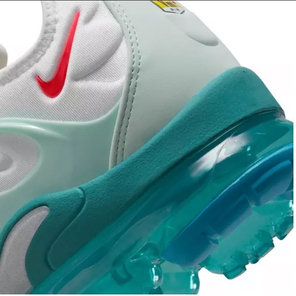 Nike Air VaporMax Plus Running Shoes - White/mint foam/washed teal/siren red - Picture 6 of 16